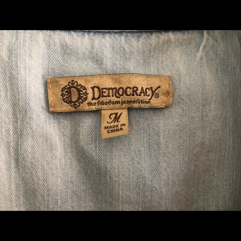 2 for $10/Democracy women’s 3/4 sleeve denim shirt - Picture 4 of 7